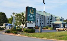 Quality Suites Maumelle Ar